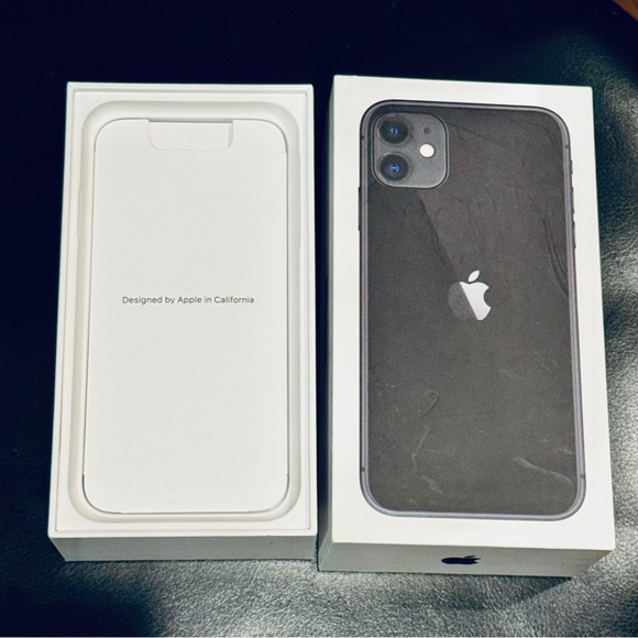 iPhone 11 Box - Picture 3 of 6